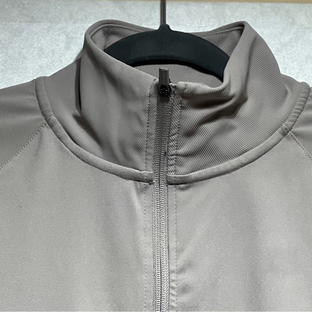 Danskin Taupe Full Zippered Run Jacket, Size Medium - Picture 8 of 10